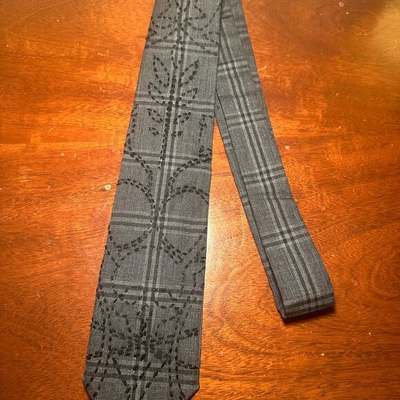 MARC ECKŌ - Gray Tie with Plaid Pattern - Picture 6 of 7